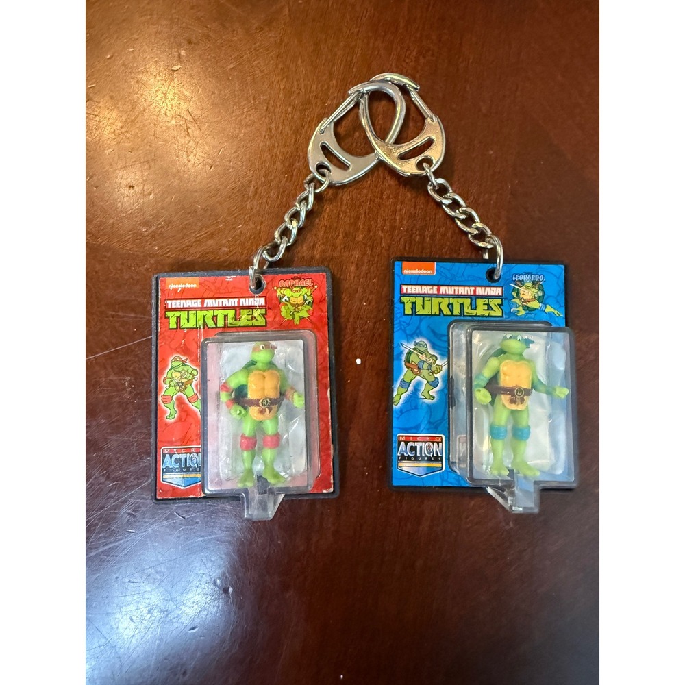 TMNT Micro Action Figures Keychain Set Leonardo Raphael Nickelodeon 2021 Viacom